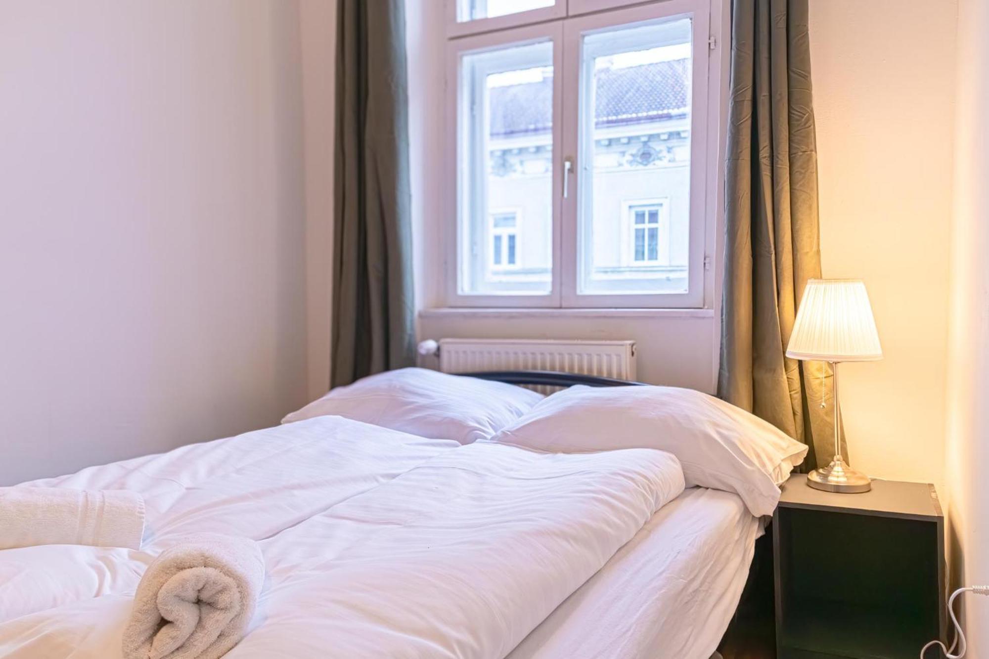 Spacious 2Br Apt -Near Wiener Stadthalle Burggassewiener Well Located Exterior foto
